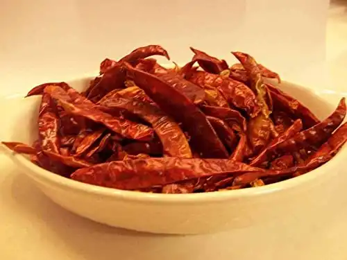 Whole Dried Cayenne Pepper (8 ounces)